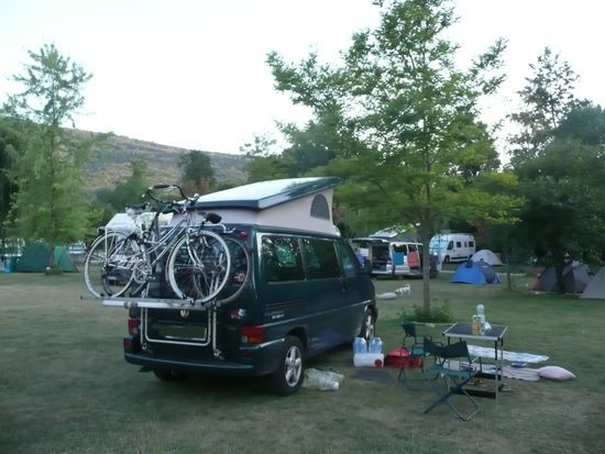 Ein fast leerer Platz und das zur Hauptsaison