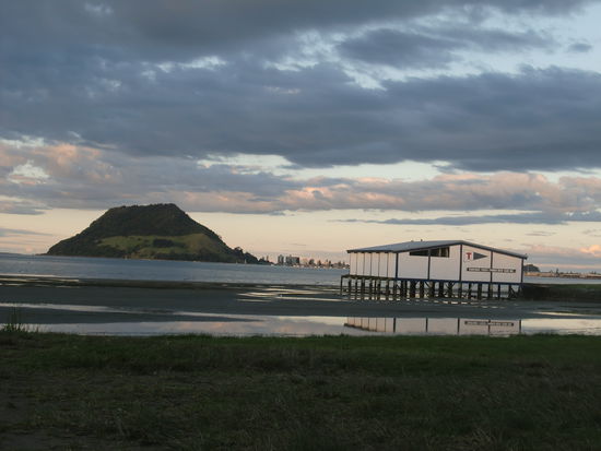 Blick vom Backpacker auf Mount Manganui