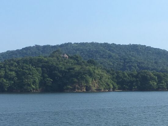 An der Küste entlang.