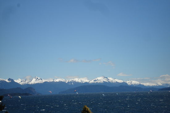 Kitesurfers auf einem der vielen Seen.