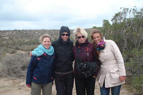 Typisch patagonische Sturmfrisur!  An diesem Tag hatte der Wind eine Geschwindigkeit zwischen 60 und 100 Stundenkilometer! Super windig also und nur Straeucher um uns herum, der Wind fegte mehr als heftig ueber einen hinweg!