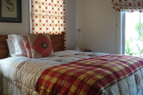 Einer der schoensten Zimmer auf meiner bisherigen Reise...hab die Tour zum Nationalpark ueber eine Organisation gebucht mit Uebernachtung in Puerto Natales inbegriffen. Sonst schlafe ich natuerlich nur ganz guenstig in Dorms mit 4-10 Betten.