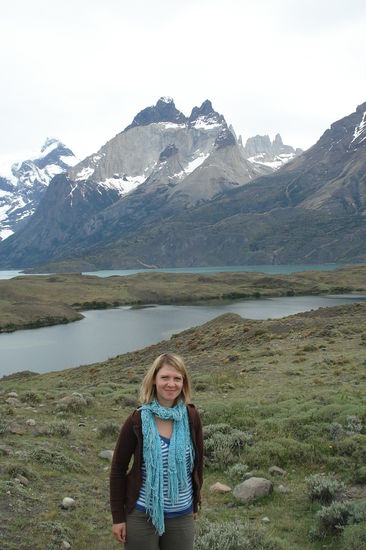 Die Farbpalette in den Lagunen reicht von einem tiefen grau bis blaugruen. Fast jede Lagune besitzt eine andere Farbe.