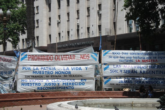 Zufrieden mit der Politik sind die Argentinier hier also auch nicht, ueberall auf der Welt das Gleiche....zzzz