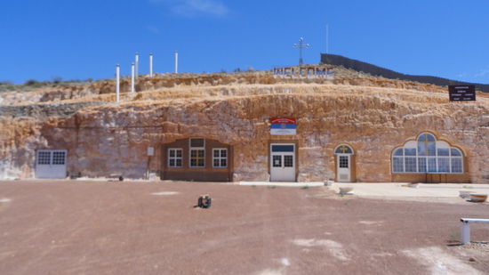 So sieht eine Kirche in Coober Pedy aus! 