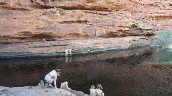 Und ab in den Naturpool...