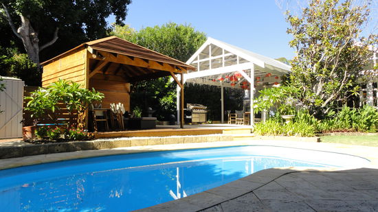 ... und hier der Pool der Familie. 