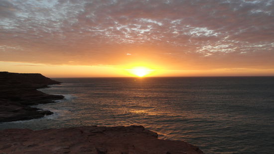 mit einem eisgekuehlten Bier den Sonnenuntergang geniessen - was gibt es Schoeneres?!...