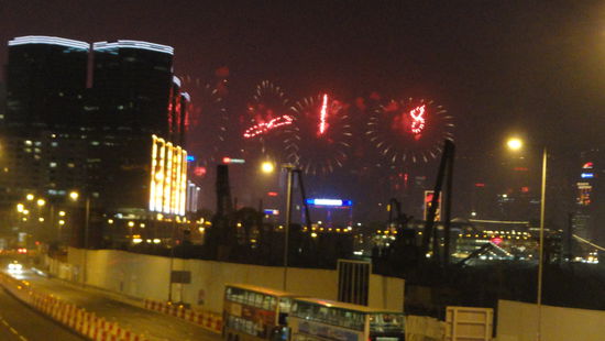 Das Feuerwerk war echt super schoen und hat mich persoenlich mehr beeindruckt, als das in Sydney.