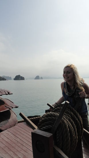 Anne, eine der beiden Oesterreicherinnen auf unserem Schiff. Uebrigens die einzigen Oesterreicher, die ich ueberhaupt bisher auf meiner langen Reise getroffen habe.