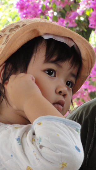 In einem der Bergdoerfer. Hier koennen nur 20 % der Einwohner vietnamesisch. Das Bergvolk seine eigene Sprache hat, die anscheinend total anders ist als vietnamesisch.