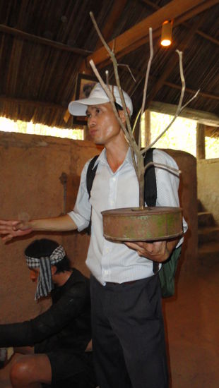 ....und daraus wird dann eine Mine gebastelt.