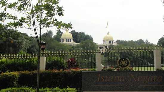 Der Palast: Istana Negara