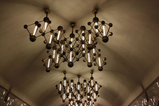 Atome als Deckenleuchten