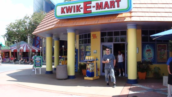 Komisch,dieser Junge ist gar nicht gelb