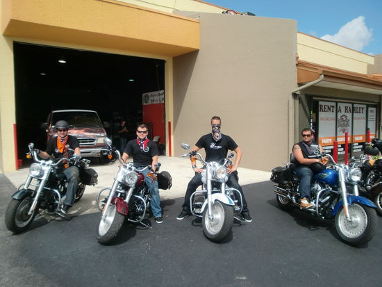 Kurz vor unserem Aufbruch zu den Keys bei 32°C
v.l.n.r.: Alex, Jens, Frank und Nico