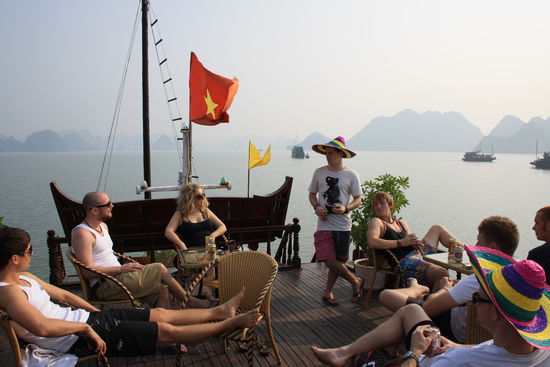 Irgendwas war schief gelaufen, die Schiffe wurden getrennt. Sollten wir nicht zusammen bleiben? Eine Runde Freibier für alle.