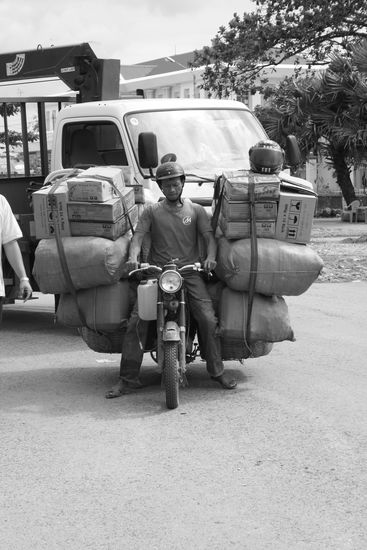 Schnappschuß an der Grenze. Ich weiß jetzt wie es geht, ein Umzugsunternehmen brauch ich nicht mehr.