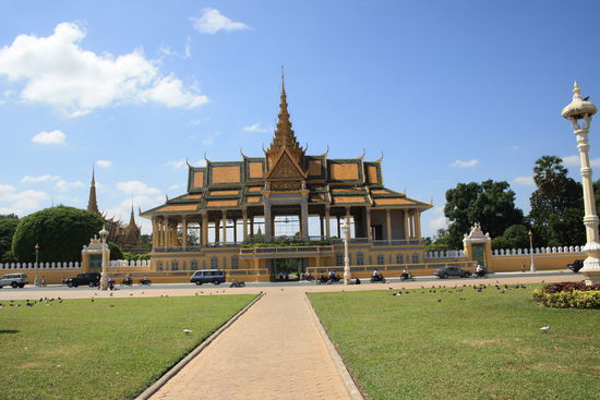 Königspalast von außen.