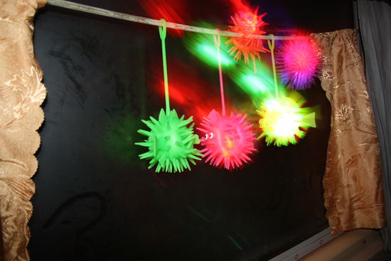 unsere eigene "Russen-Disco" Wenn man drau haut, leuchten sie.