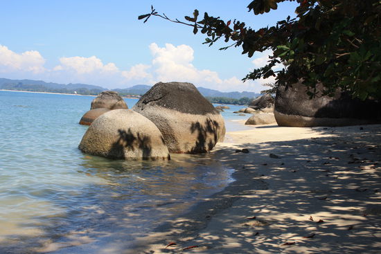 Black-Sand-Beach. Naja schwarzen Sand gab es nicht wirklich.
