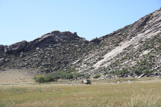 Hier hatte wir unser erstes Lunch. Entgegen allen Horrorerzählungen bekamen wir immer sehr gutes Essen. Sich nicht zu übergeben ist angesichts der Starßenverhältnisse am Anfang sehr schwer.