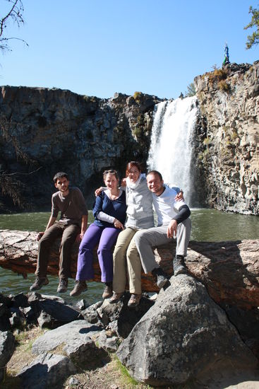 Da sind die verbliebenden: Francois hält Abstand. Warum? Stinken tun wir nicht mehr. Nadine, ich und Julien.