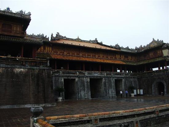 Die Empfangshalle der verbotenen Stadt in Hue (leider bei Regen).