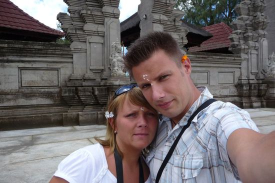 Man beachte den Reis und die Blumen