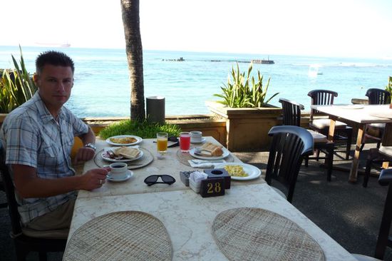 Frühstück mit Blick aufs Meer....was will man mehr?
