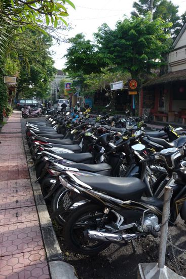 Typisch Bali....ganz viele Roller 