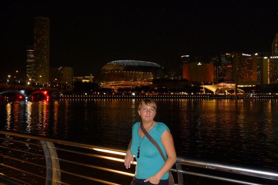 Im Hintergrund: Esplanade (Theater)