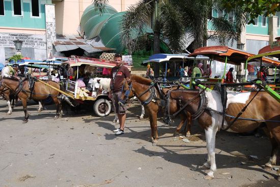 Cidomo-Parkplatz vor dem Marktplatz