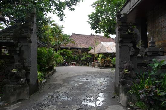 Man achte auch auf die Straße...