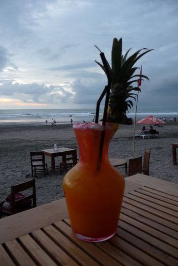 Und zum krönenden Abschluss noch eine Karaffe (!) mit indonesischem Cocktail