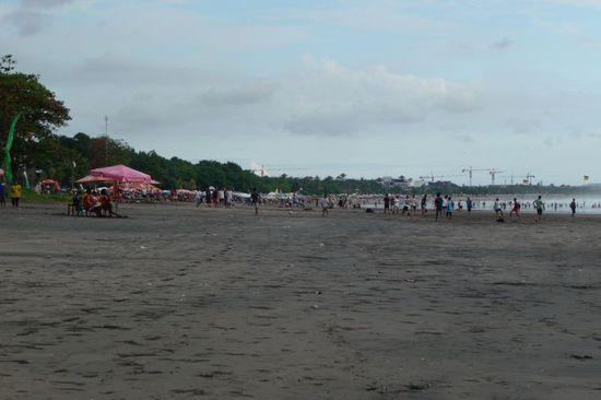 Überall wurde Fußball gespielt...