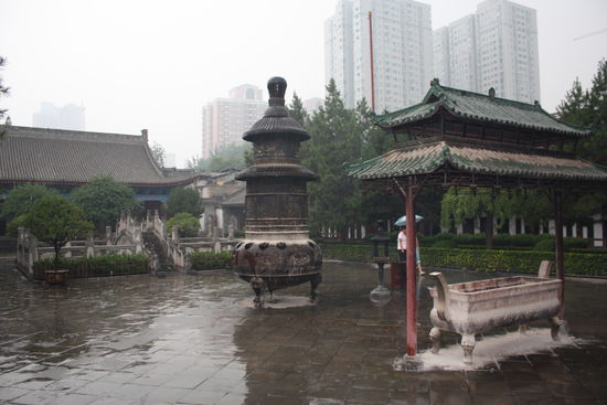 Besuch einer Tempelanlage in Xi'an. Nicht sooo beeindruckend, lag vielleicht auch am Wetter....