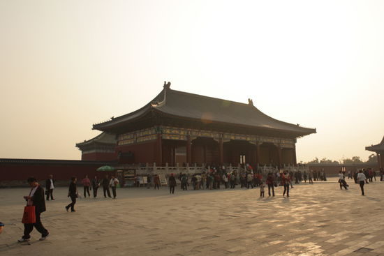 Vor dem Himmelstempel