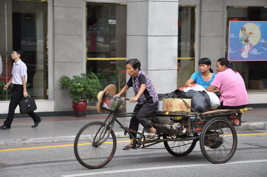 Von dieser Sorte gibt es im Forum sicherlich Bilder ohne Ende. Aber es ist immer wieder ein Schauspiel - vor allem bei dem Verkehr drumrum!