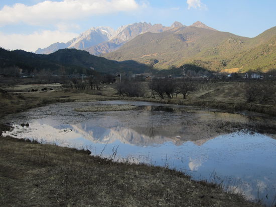 Das Wahrzeichen: Dragon Snow Mountain. Allerdings der Schnee fehlte dann doch...