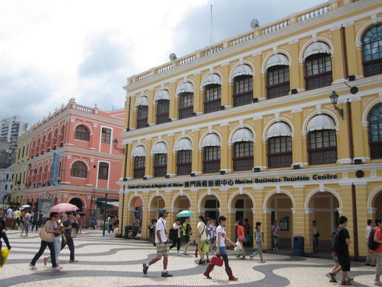 Marktplatz/Stadtmitte mit portugiesischer Architektur