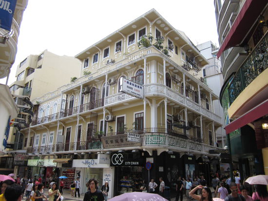 Marktplatz/Stadtmitte mit portugiesischer Architektur
