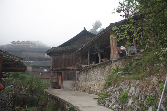 Das Dorf wacht auf Teil2: Zaehneputzen (rechts oben).