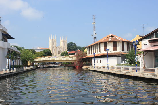 Fahrt durch den Kanal in Malaka