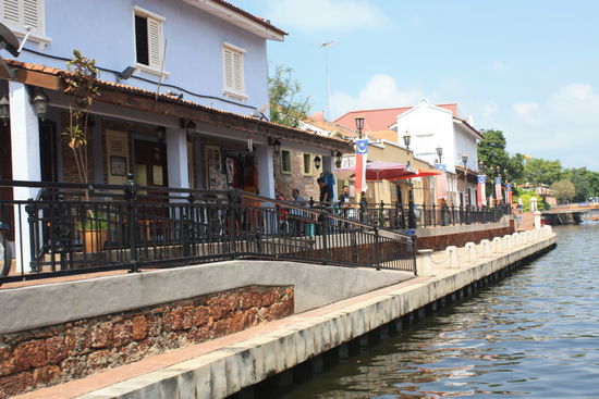 Fahrt durch den Kanal in Malaka