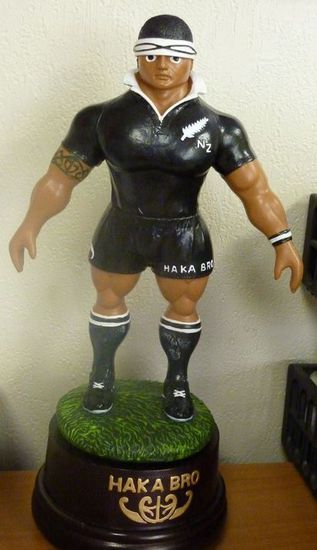 Hier ist Rugby mindestens genauso beliebt wie Fussball in Deutschland. Die neuseeländische Mannschaft, AllBlacks, sind aber auch gut 