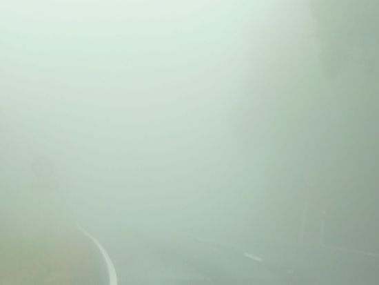 Neuseeländische Autobahn bei Nebel...