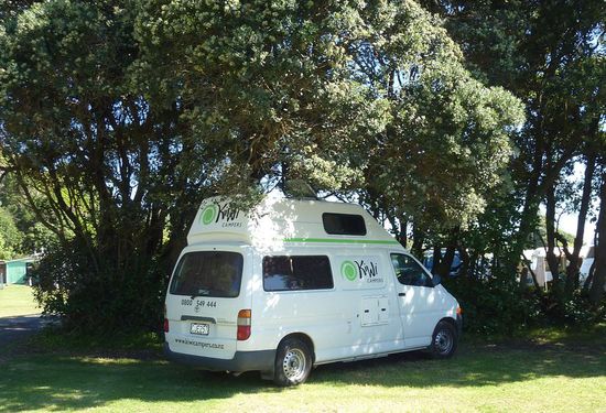 einer der besten Stellplätze, da direkt am Meer und im Schatten 