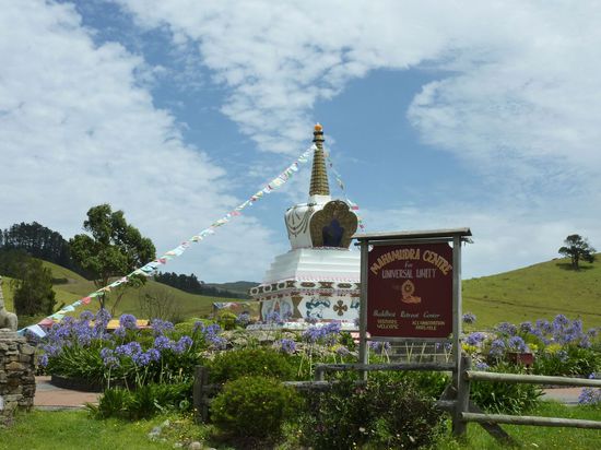 Eingang von "Little Tibet" oder auch Mahamudra Retreat Center wie es eigentlich heißt