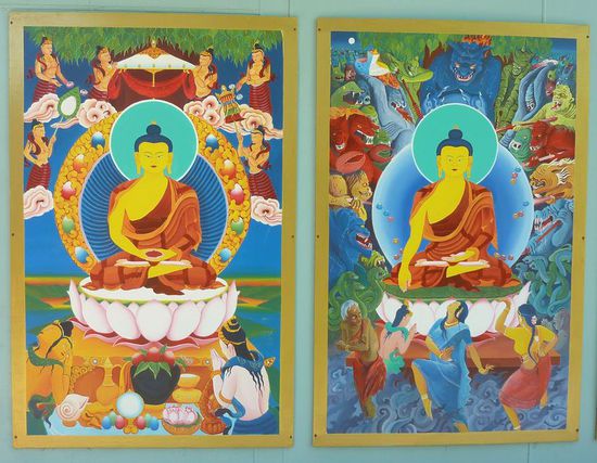 Bilder an der Rückseite des Meditationshauses